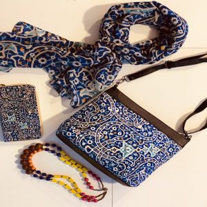 Traditional-Shawl-Shoulder Bag-Envelope Wallet